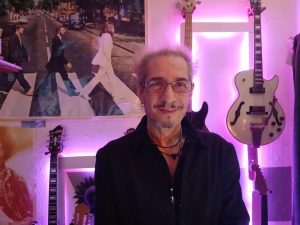 jovi lächeln gitarrenwand